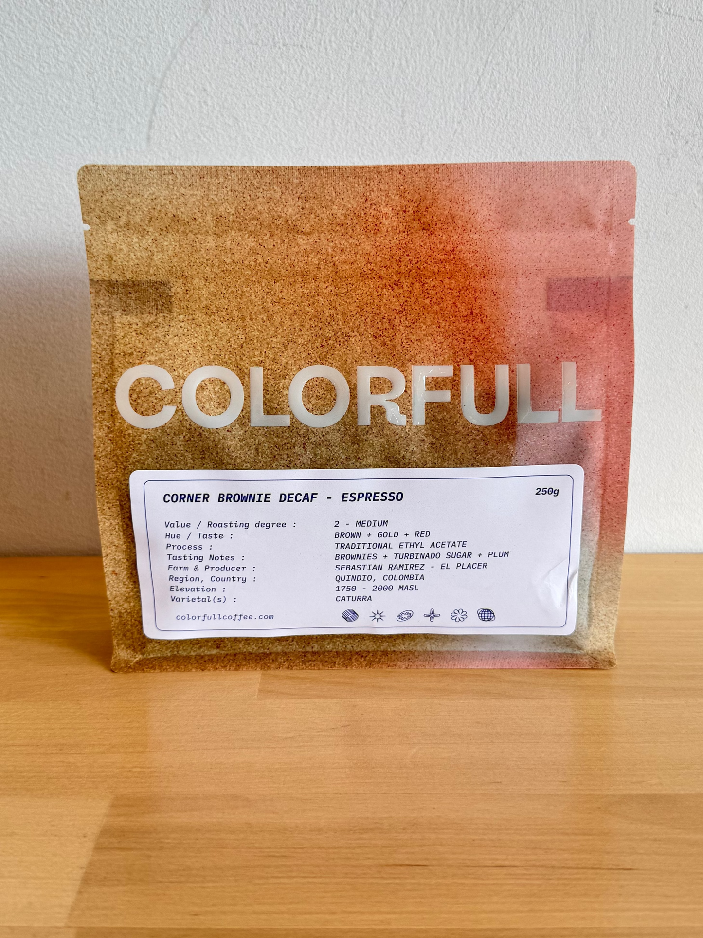 Colorfull - CORNER BROWNIE DECAF - ESPRESSO - (COLOMBIA, Traditional Ethyl Acetate, Caturra)